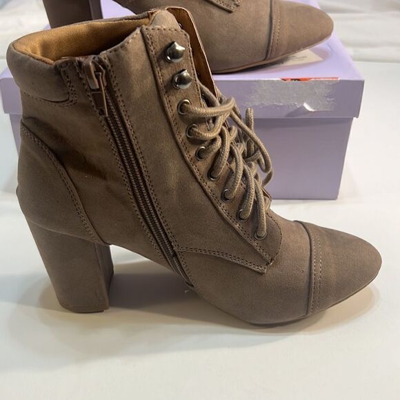 NWT Madden girl Justine lace up boot with full length zipper SZ-5.5 - Picture 3 of 11